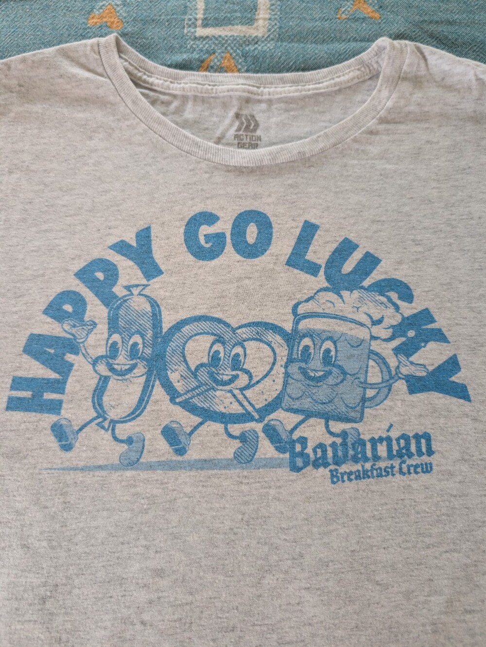 Happy Go Lucky Bavarian Breakfast Crew T-Shirt Mens L - Picture 2 of 7